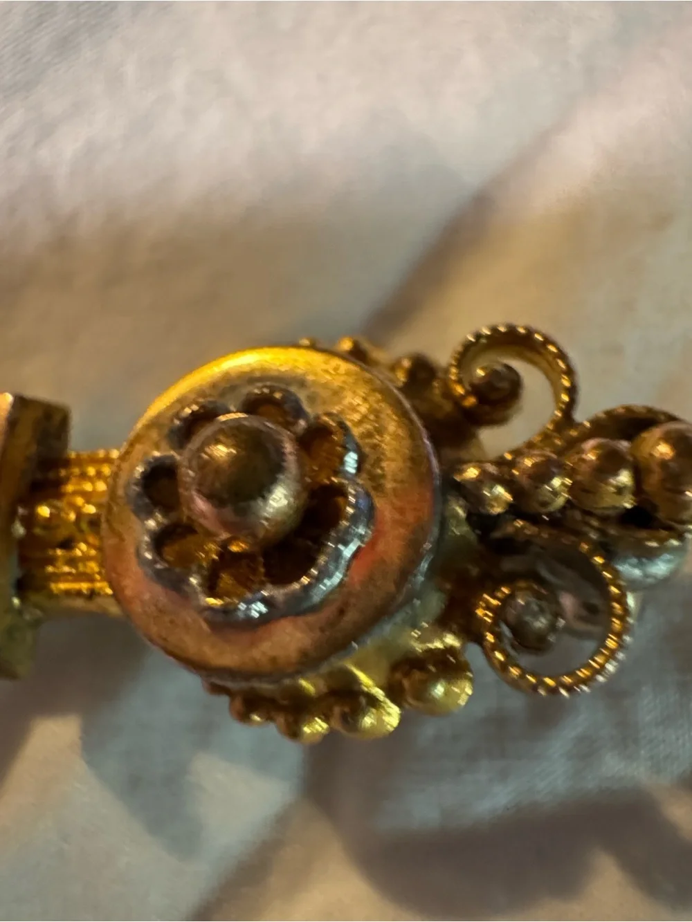 Fits all Criteria for (1837–1901) Victorian Gold-Tone Decorative Bar Brooch